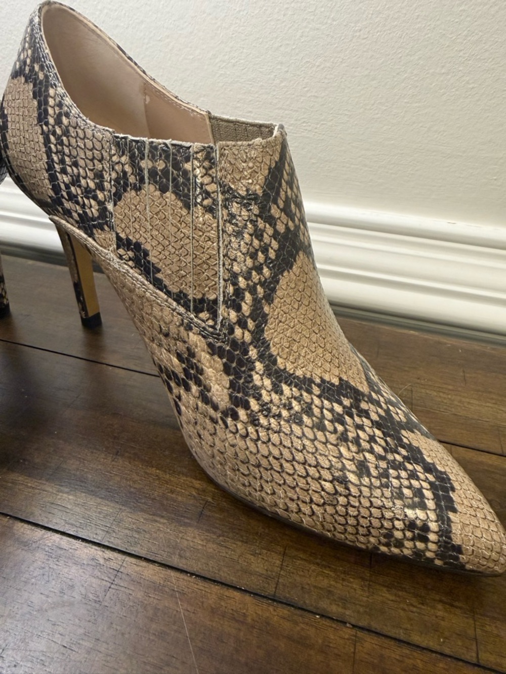 INEZ Marisol 90 Natural Snake
Emboss Pointed Toe Booties
Size 10M - Picture 13 of 16
